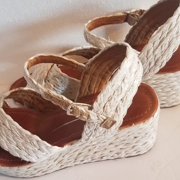 Report Cream Wedge Sandals - Picture 3 of 4